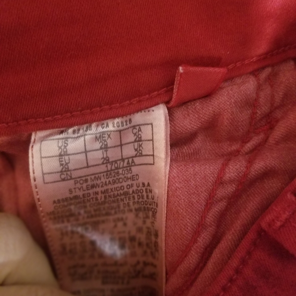 GUESS LOW RISE STAINED RED JEANS - Picture 13 of 16